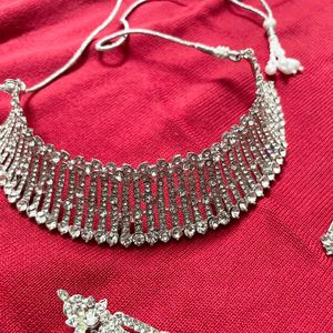 Silver Shimmering Necklace Set