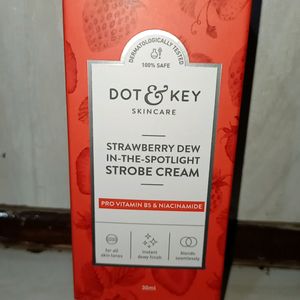 Dot & Key Strobe Cream Strawberry