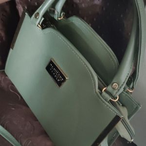 Olive green Beautiful Handbag👜