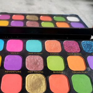 MAKEUP REVOLUTION EYESHADOW PALLETE