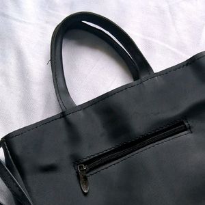 Black Handbag/Slingbag.