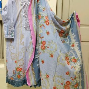 Pakistani Kurta & Dupatta With Patchwork