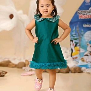 Girls Green Solid Sleeveless Party Dress