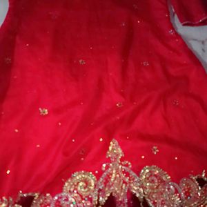 Bhut Khubsurat Silk Suit