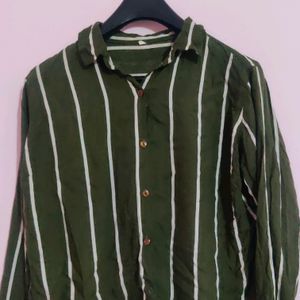 Green Buttonup Shirt For Everyday Wear