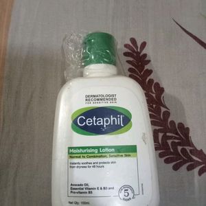 CETAPHIL Moisturising Lotion Vitamin E, B3 nd B5