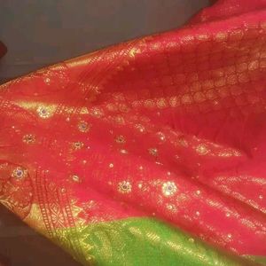 ♥️New Banarasi Silk Saree Red ♥️