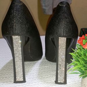 Pretty Heels With Rhinestone Work