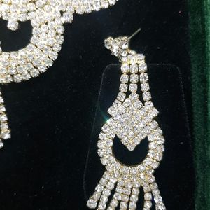 White Colour Jarkan Set With Maang Tikka And Earri