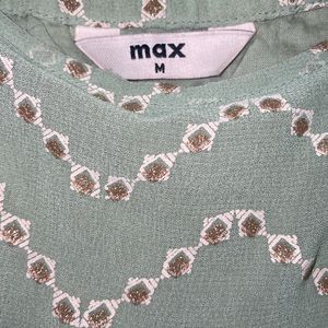 ✨ Max Green Crop Top for Ladies ✨