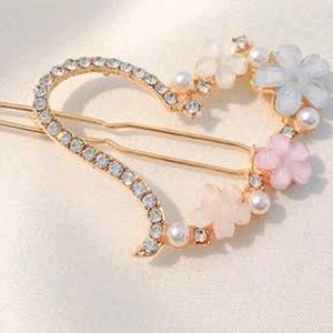 Korean Rhinostone Lock pins for girls and women