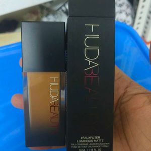 Huda Beauty Foundation - Apple Pie