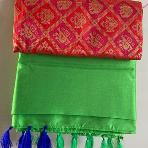 Plain green saree With Blouse Pieces