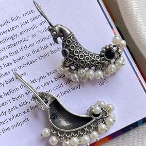 Ailver Parrot Statement Earings