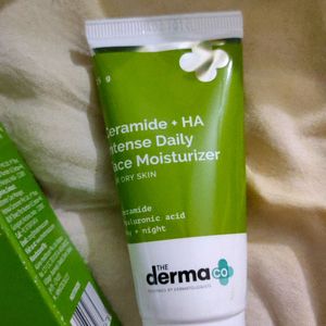 THE derma.co Face Moisturizer For Dry Skin.