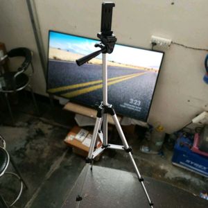 Heavy Tripod with Mobile Hold