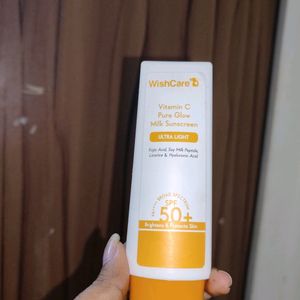 Wishcare Vit C Pure Glow Milk Sunscreen