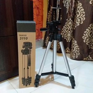 🆕 Portable Camera Tripod with Three- Dimensional Head & Quick Release Plate For All Camera & Mobile