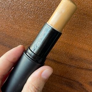 Lakme Facelift Foundation Stick-WarmBeige