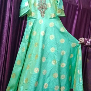 Heavy gown. . . . . . Due to siz issue i m selling