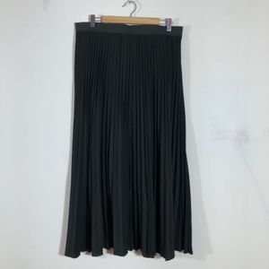 Black Pleated Skirt(Women’s)