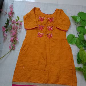 Thread And Mirror Work Kurti