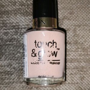 Revlon Touch And Glow Makeup