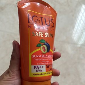 LOTUS SUNSCREAM SPF 30