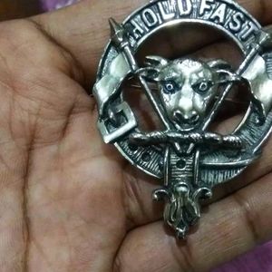 MacLeod Clan Crest Badge / Brooch in Pewter