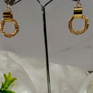 Hanging Round Earrings Golden