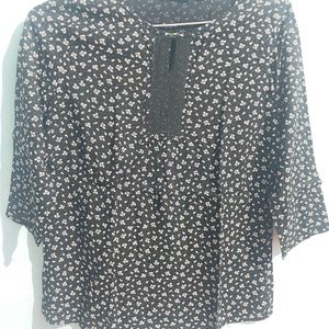 Black Coloured Top Size M With 3/4th Sleeves