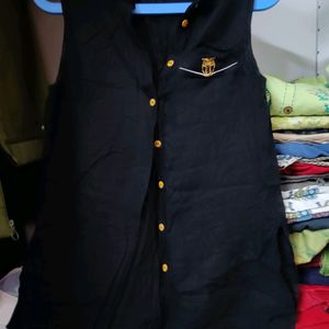 Chumbak Sleeveless Shirt Black