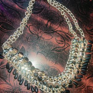 BLACK PEARL NECKLACE