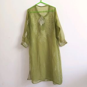 LUCKNOWI CHIKANKARI KURTA With Inner