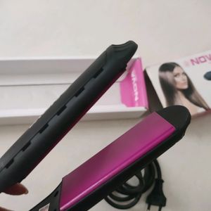 Hair Straightener With Adjustable Settings