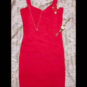 Offerr🛑Hot Red Dress With Slip sleeves🍒