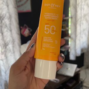 Dot & Key Vitamin C + E Super Bright Sunscreen