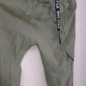 Amazing Green Track Pant With Pockets / Cargo