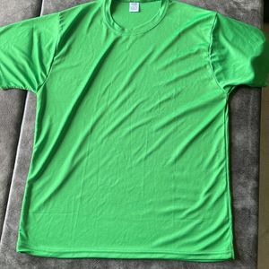 Green T-shirt (Active Wear)