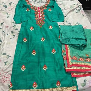 Green Colour Suit Set