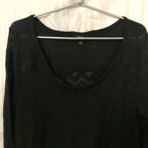 Long sleeves black T shirt