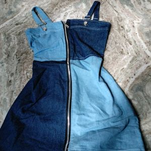 Denim Front Zip Dress 👗