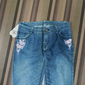 Z-33 Size 30 Slim Fit Women Denim Jeans