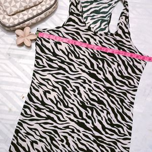 Stylish 🦓 Zebra Print Dress