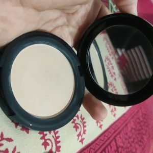 Nykka Compact Powder Shade Ivory 01