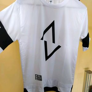 Beautiful White Tshirt For Men And Women