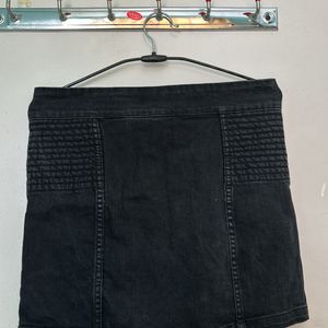 H&M SHORT DENIM SKIRT