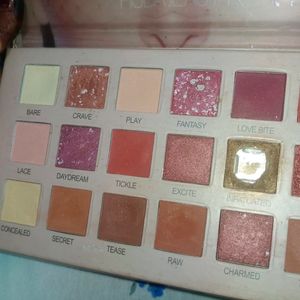 HUDA Beauty Eyeshadow Palette Glitter Nd Nudes