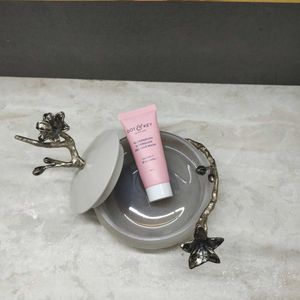 Dot & Key Face Wash