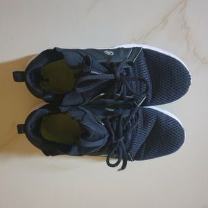 Women Black Walking Shoes